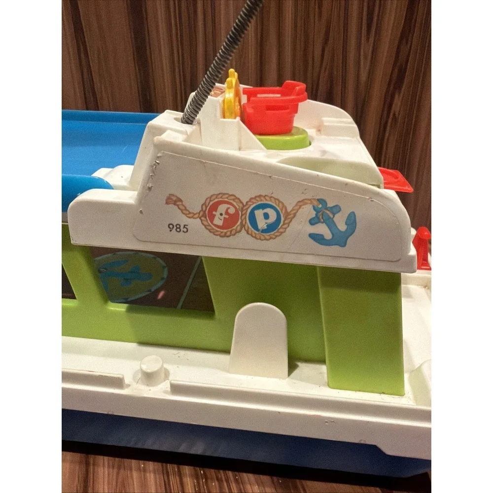 Vintage Fisher Price Little People Houseboat #985 Boat w/ Figures Dog Furniture
